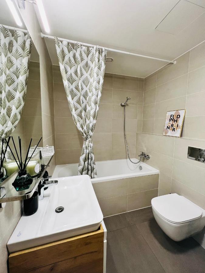 White Pearl Studio With Parking In Holesovice Prague Ngoại thất bức ảnh