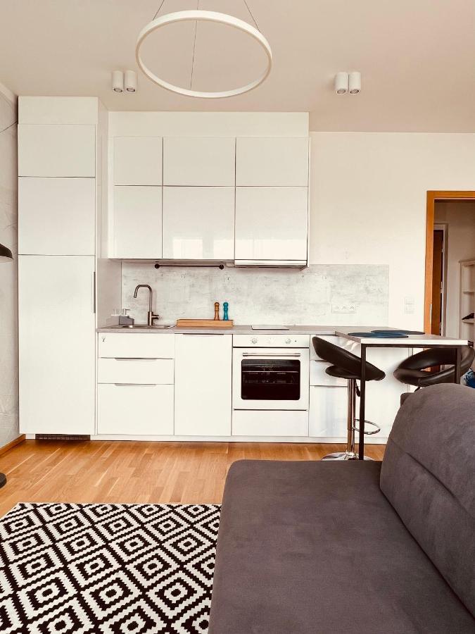White Pearl Studio With Parking In Holesovice Prague Ngoại thất bức ảnh