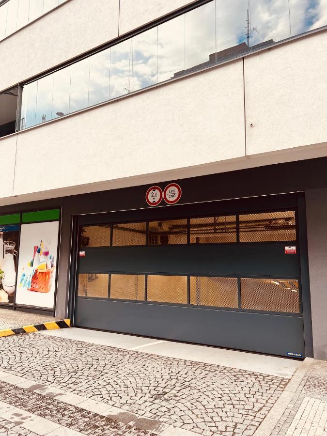 White Pearl Studio With Parking In Holesovice Prague Ngoại thất bức ảnh